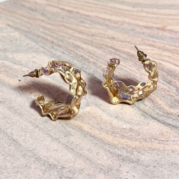 ☀️ 3/$20 Bold Brass Gold Statement Hoop Earrings - Picture 2 of 2